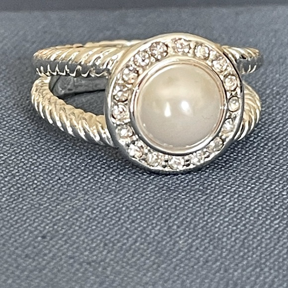 Pearl and Rhinestone Ring - Picture 3 of 4